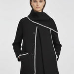 Velira Nellie | Black Wool Cape Coat with Contrast Trim Juoda / S Nellie | Juodas vilnos apsiaustas su kontrastingais akcentais