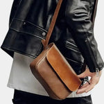 LITHUA Jeppe™ | Essentiel Slingtaske