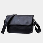 LITHUA Juoda Jeppe™ | Essentiel Slingtaske