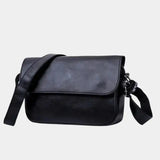 LITHUA Juoda Jeppe™ | Essentiel Slingtaske