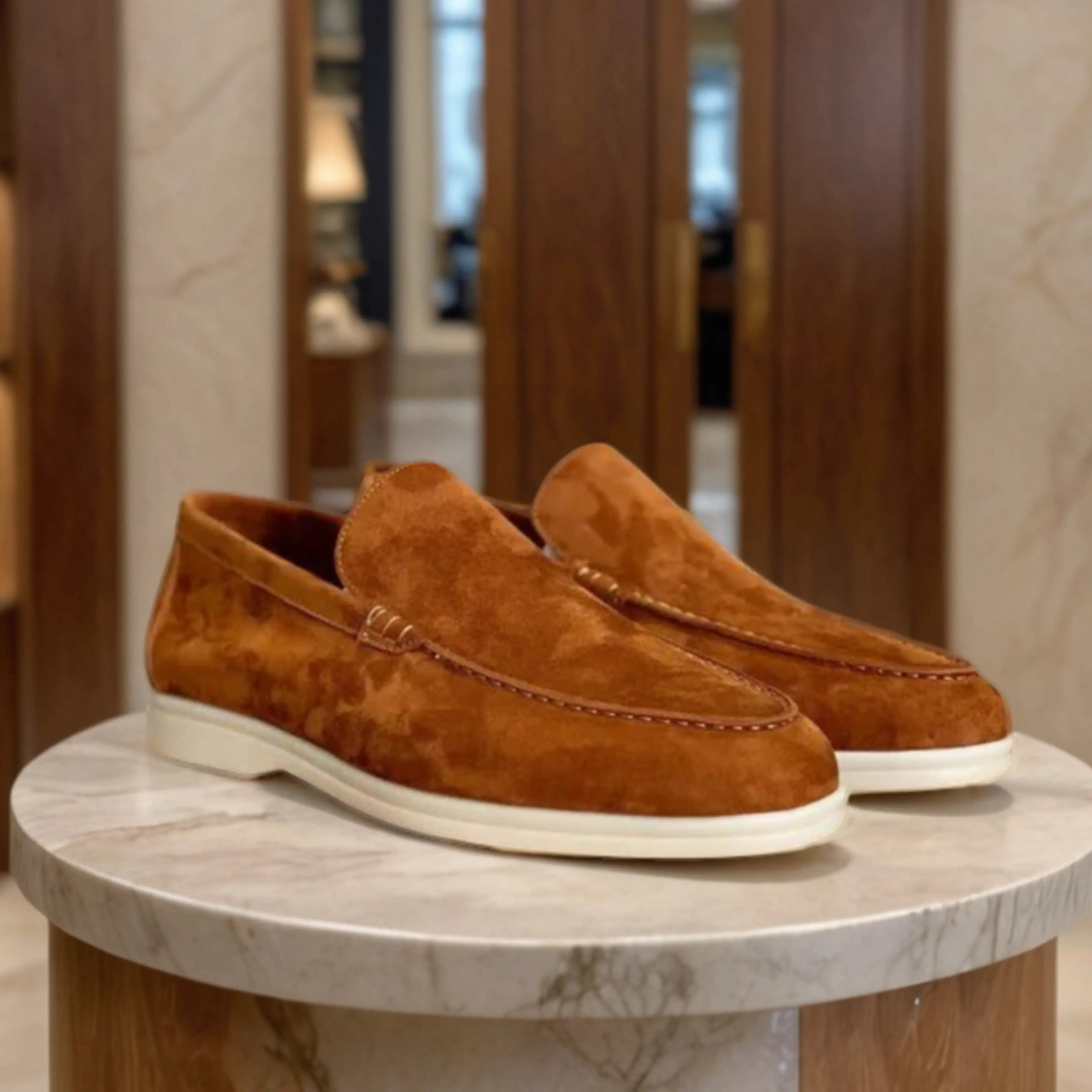 LITHUA Kognako ruda / 38 Premija Suede Loaferiai