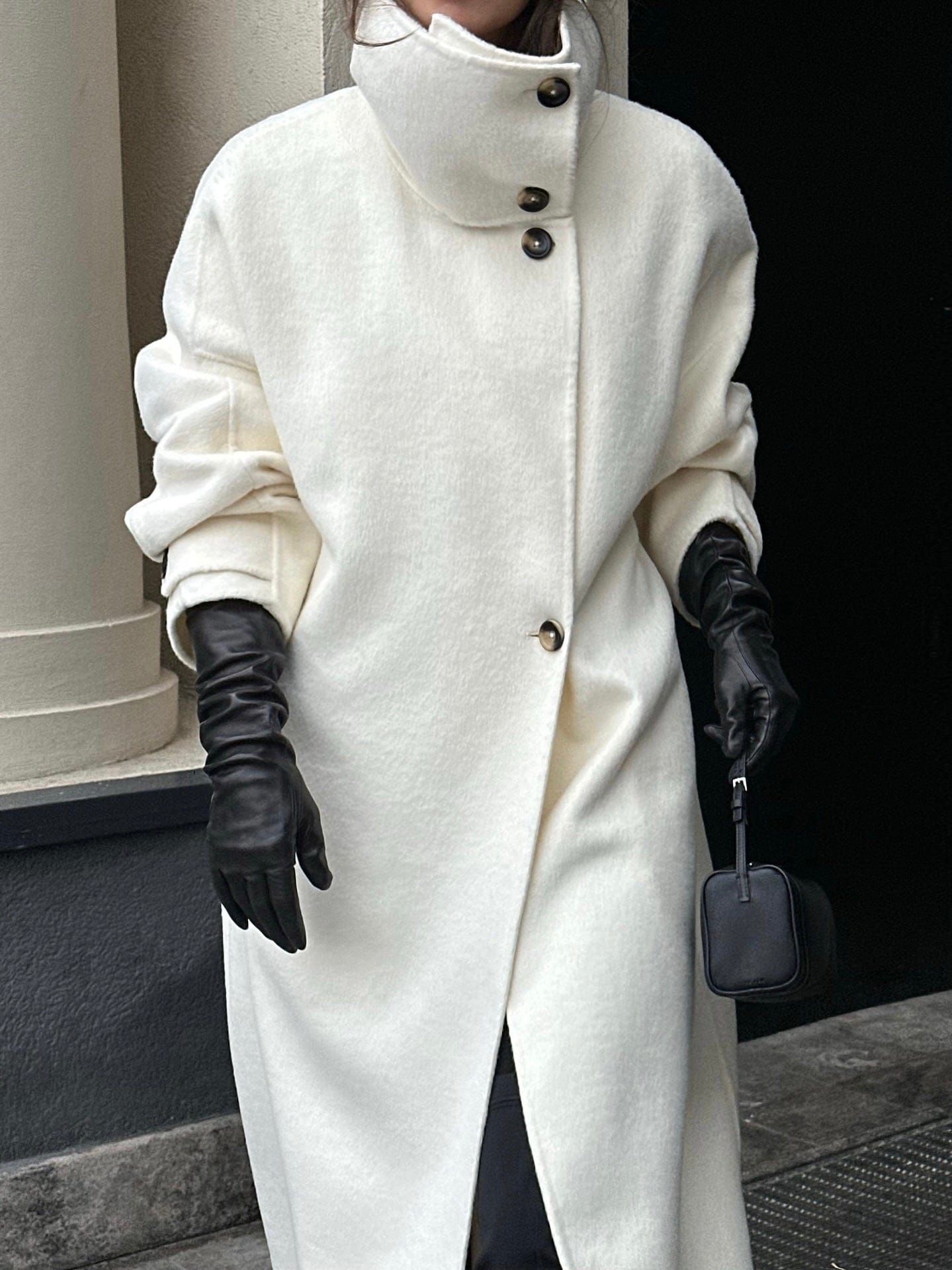 Velira Amaya | Elegant High-Neck Long Coat Amaya | Elegantiškas Ilgas Paltas Su Aukštu Kaklu