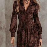 Velira Ariane™ | Maxi suknelė su paisley raštu ir pabrėžimu liemens srityje