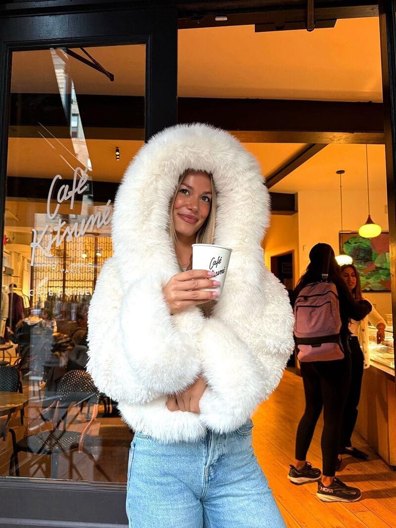 Velira Athena | Faux Fur Hooded Statement Coat Athena | Dirbtinio kailio su gobtuvu stilingas paltas
