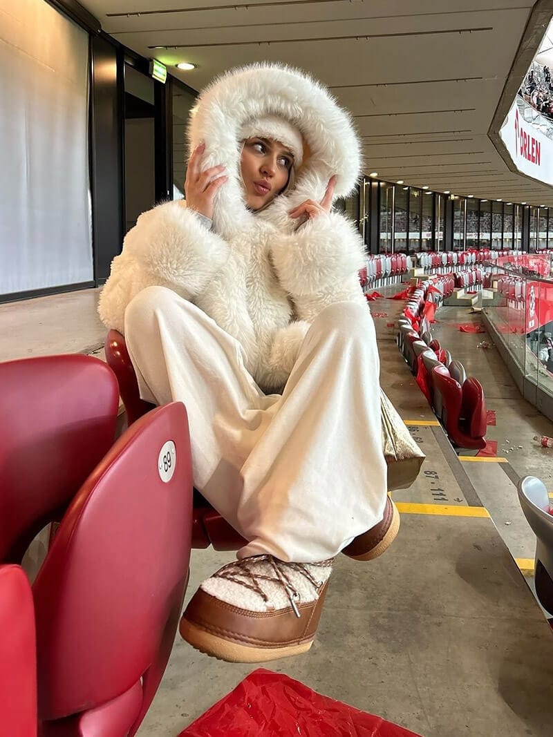 Velira Athena | Faux Fur Hooded Statement Coat Athena | Dirbtinio kailio su gobtuvu stilingas paltas