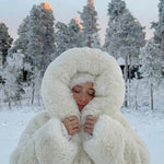 Velira Athena | Faux Fur Hooded Statement Coat Athena | Dirbtinio kailio su gobtuvu stilingas paltas