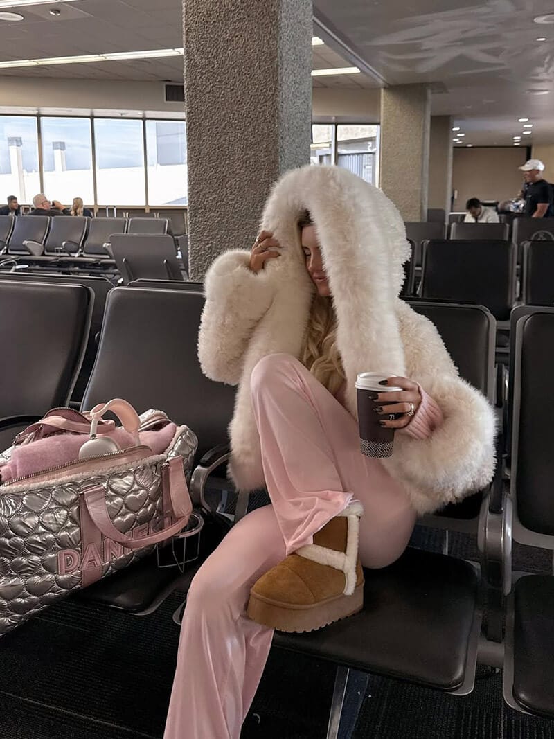 Velira Athena | Faux Fur Hooded Statement Coat Athena | Dirbtinio kailio su gobtuvu stilingas paltas