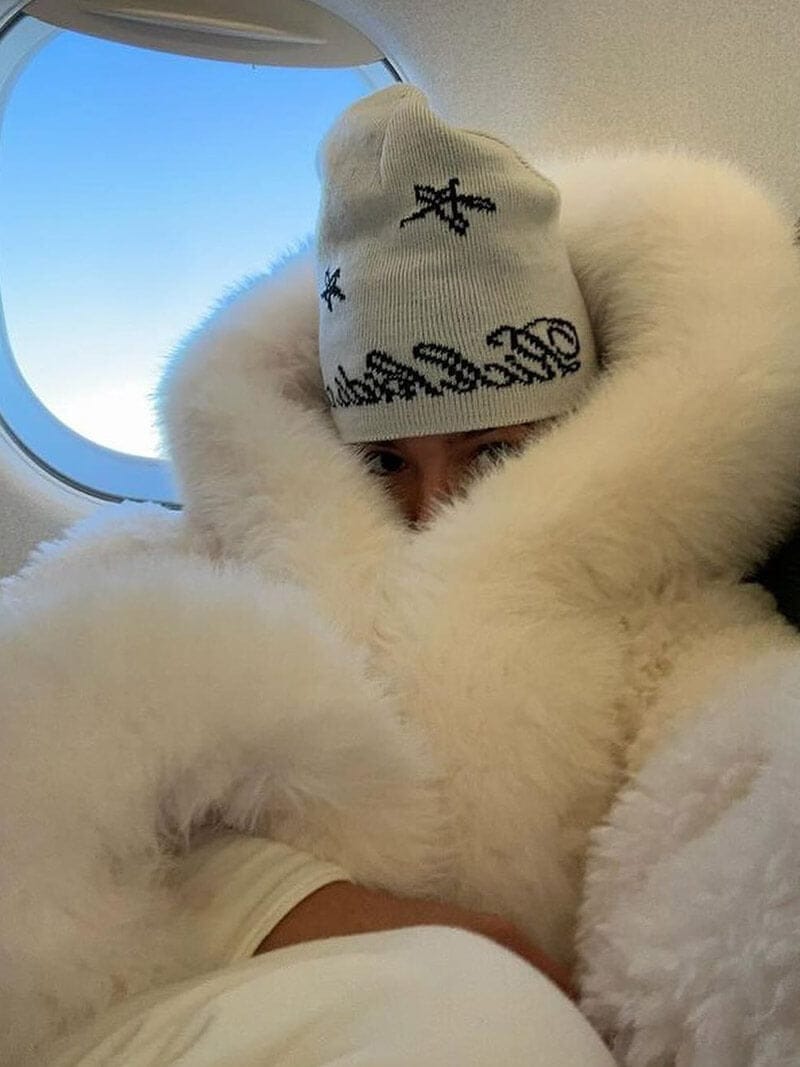 Velira Athena | Faux Fur Hooded Statement Coat Athena | Dirbtinio kailio su gobtuvu stilingas paltas