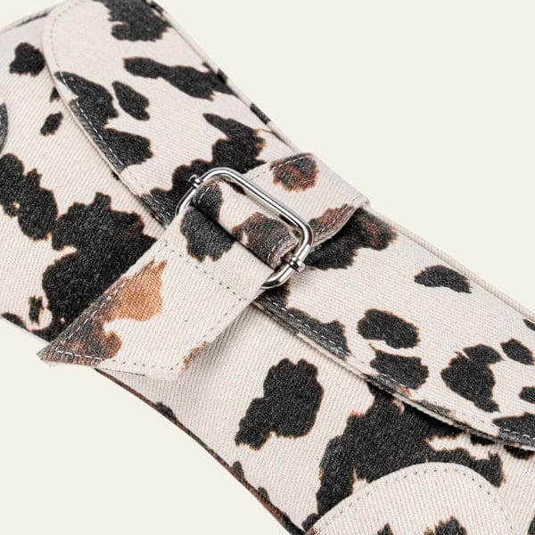 Velira Bags Balta/Juoda Savannah Buckled Shoulder Bag