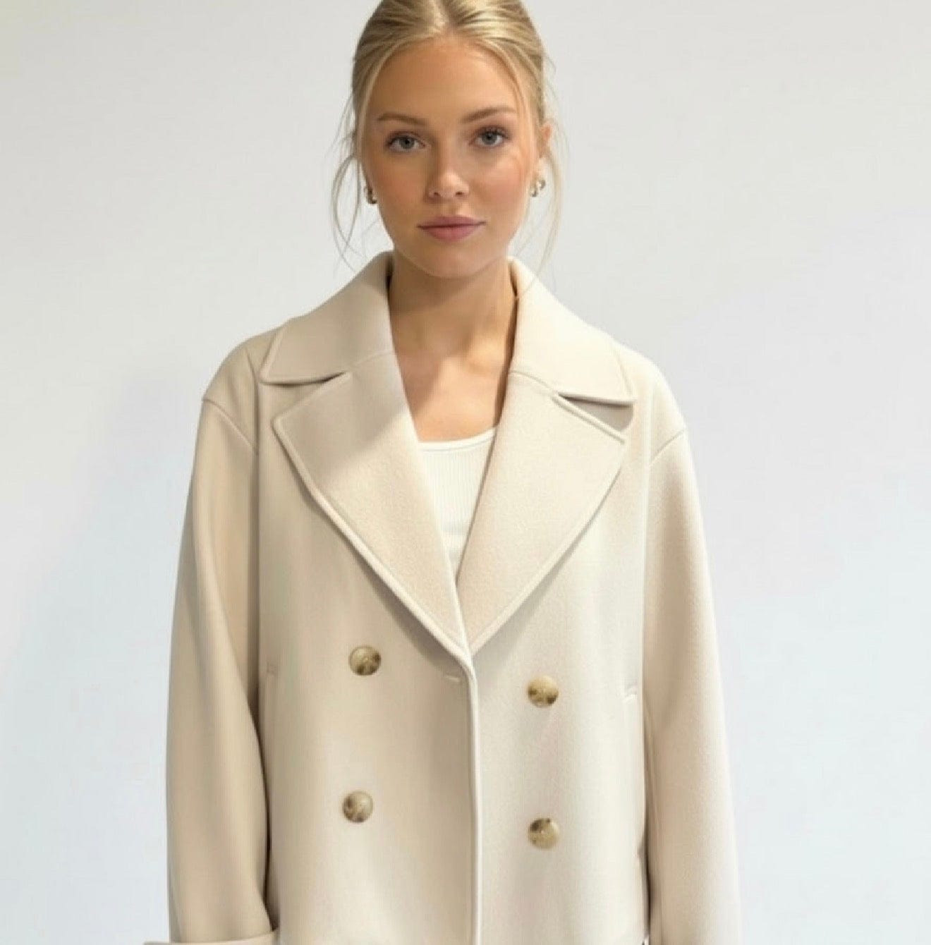 Velira Blend Double-Breasted Trench Coat | Maya Balta / XS Blend dvigubo užsegimo paltas | Maya