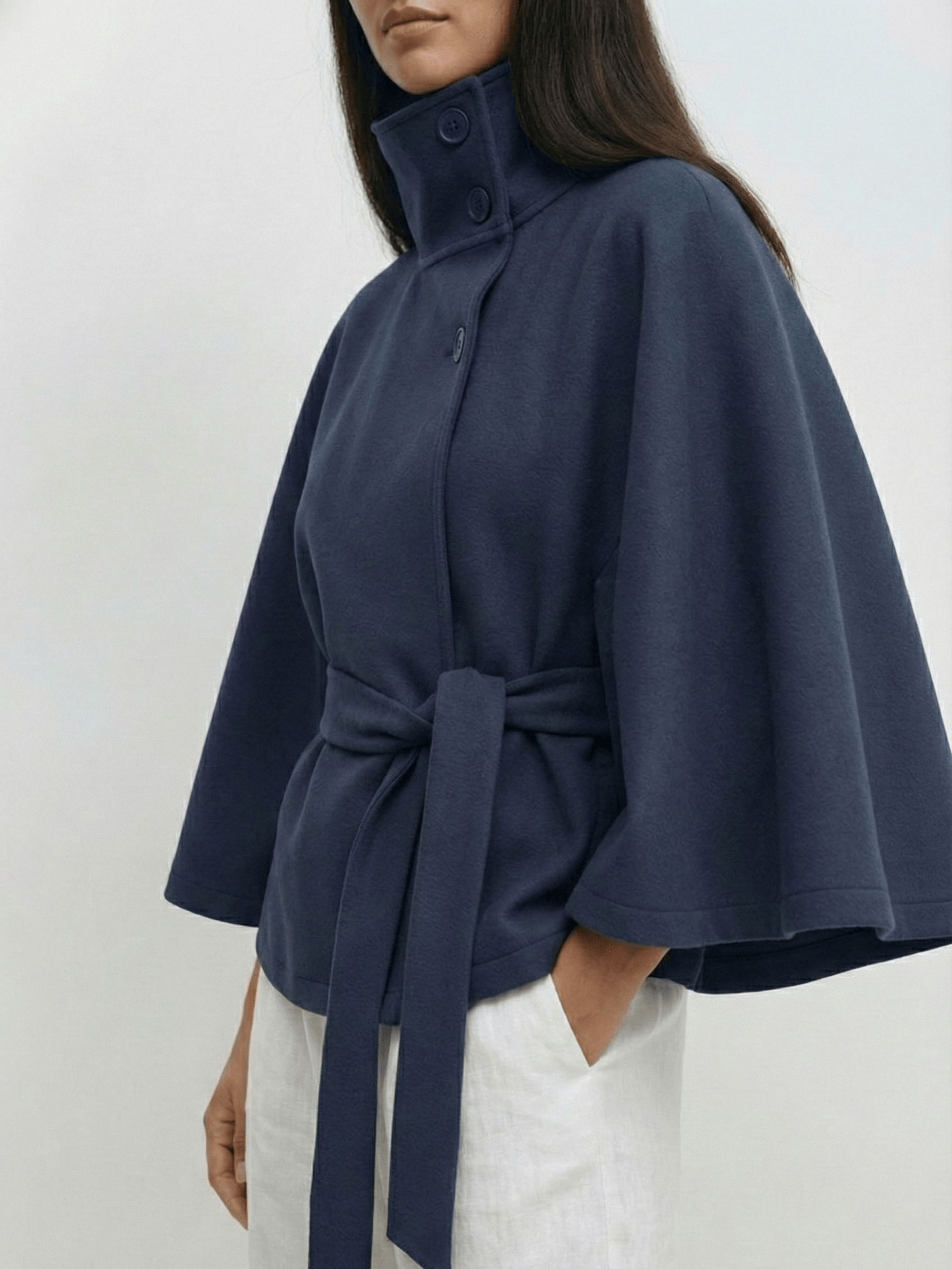 Velira Chloe | High-Neck Belted Cape Jacket Chloe | Aukštos Kaklo Diržinė Cape Striukė