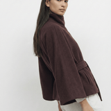 Velira Chloe | High-Neck Belted Cape Jacket Chloe | Aukštos Kaklo Diržinė Cape Striukė