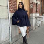 Velira Chloe | High-Neck Belted Cape Jacket Chloe | Aukštos Kaklo Diržinė Cape Striukė