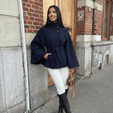 Velira Chloe | High-Neck Belted Cape Jacket Chloe | Aukštos Kaklo Diržinė Cape Striukė