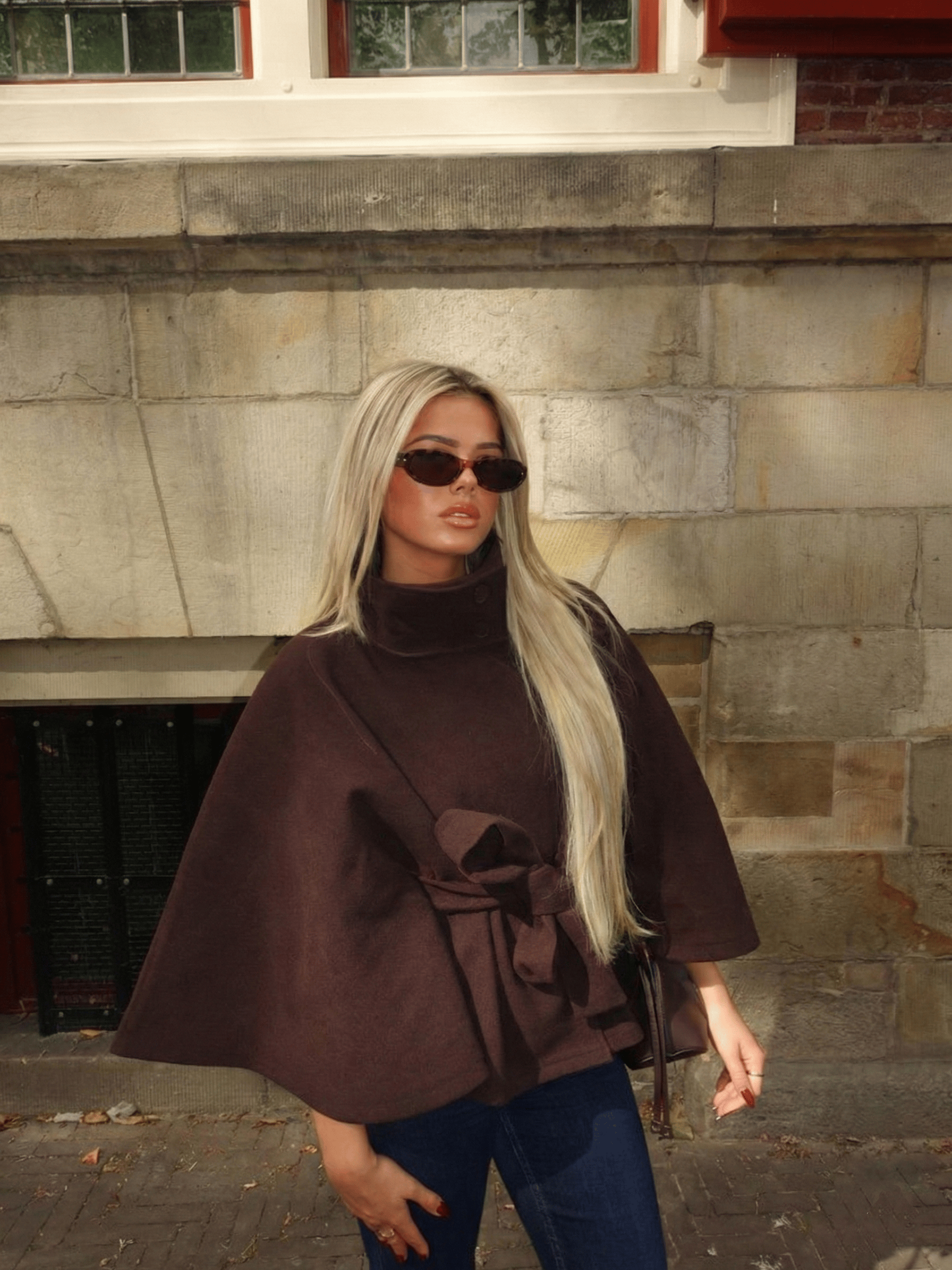 Velira Chloe | High-Neck Belted Cape Jacket Chloe | Aukštos Kaklo Diržinė Cape Striukė