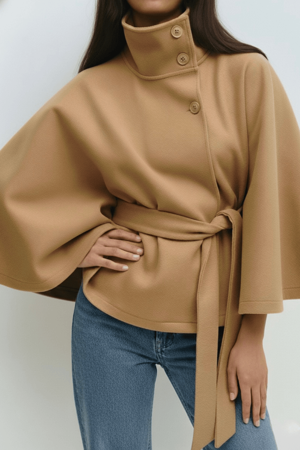 Velira Chloe | High-Neck Belted Cape Jacket Chloe | Aukštos Kaklo Diržinė Cape Striukė