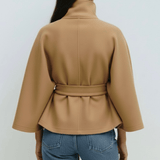 Velira Chloe | High-Neck Belted Cape Jacket Chloe | Aukštos Kaklo Diržinė Cape Striukė