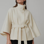 Velira Chloe | High-Neck Belted Cape Jacket Chloe | Aukštos Kaklo Diržinė Cape Striukė