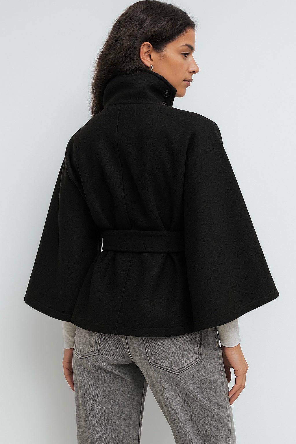 Velira Chloe | High-Neck Belted Cape Jacket Chloe | Aukštos Kaklo Diržinė Cape Striukė