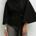 Velira Chloe | High-Neck Belted Cape Jacket Chloe | Aukštos Kaklo Diržinė Cape Striukė