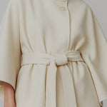 Velira Chloe | High-Neck Belted Cape Jacket Chloe | Aukštos Kaklo Diržinė Cape Striukė
