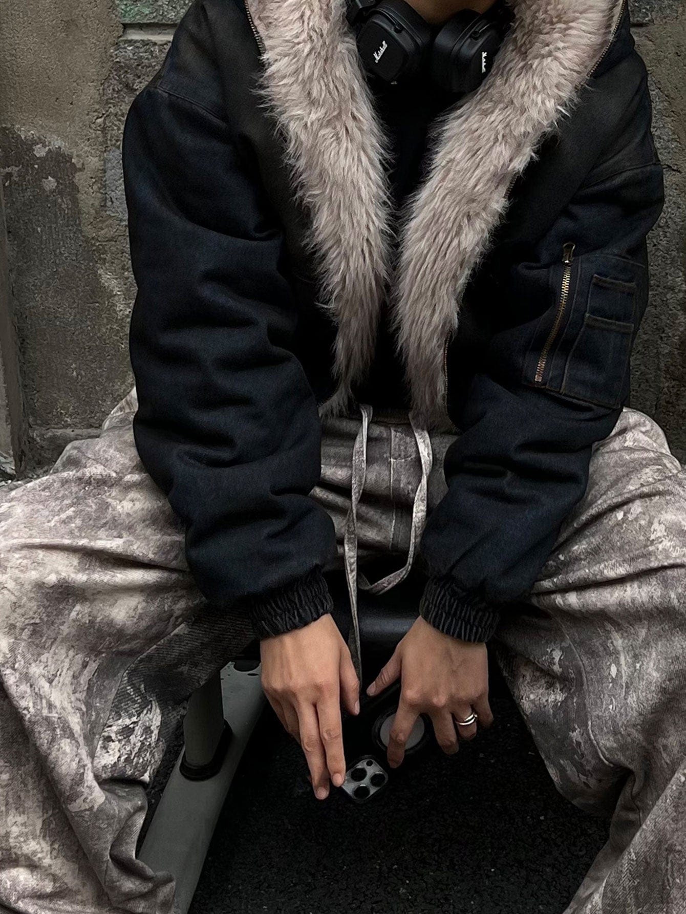 Velira Coats & Jackets Boxy dirbtinio kailio apykaklė plaunamo džinsinio audinio striukė su gobtuvu
