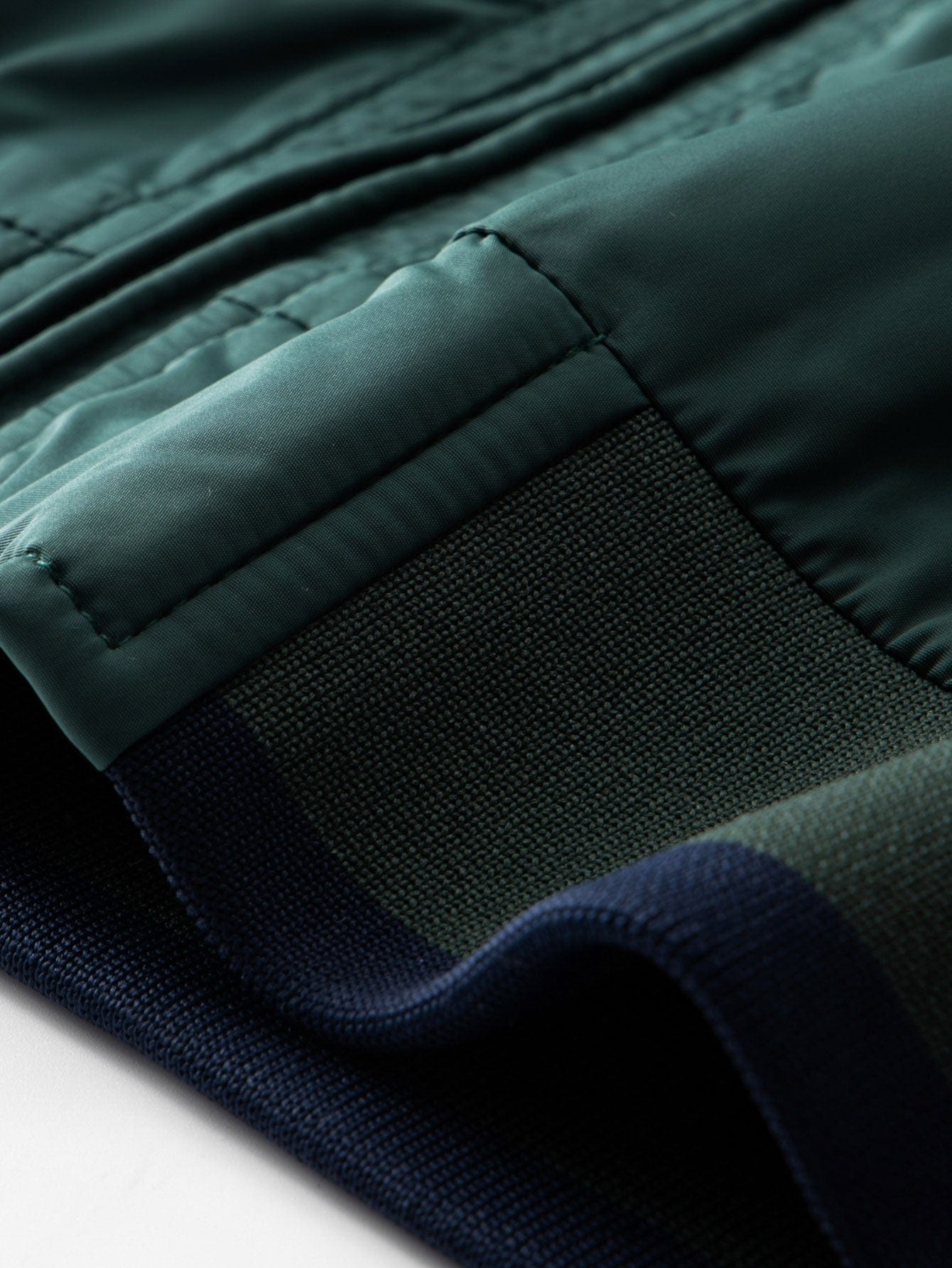 Velira Coats & Jackets Kontrastinė nuimama gobtuvinė striukė