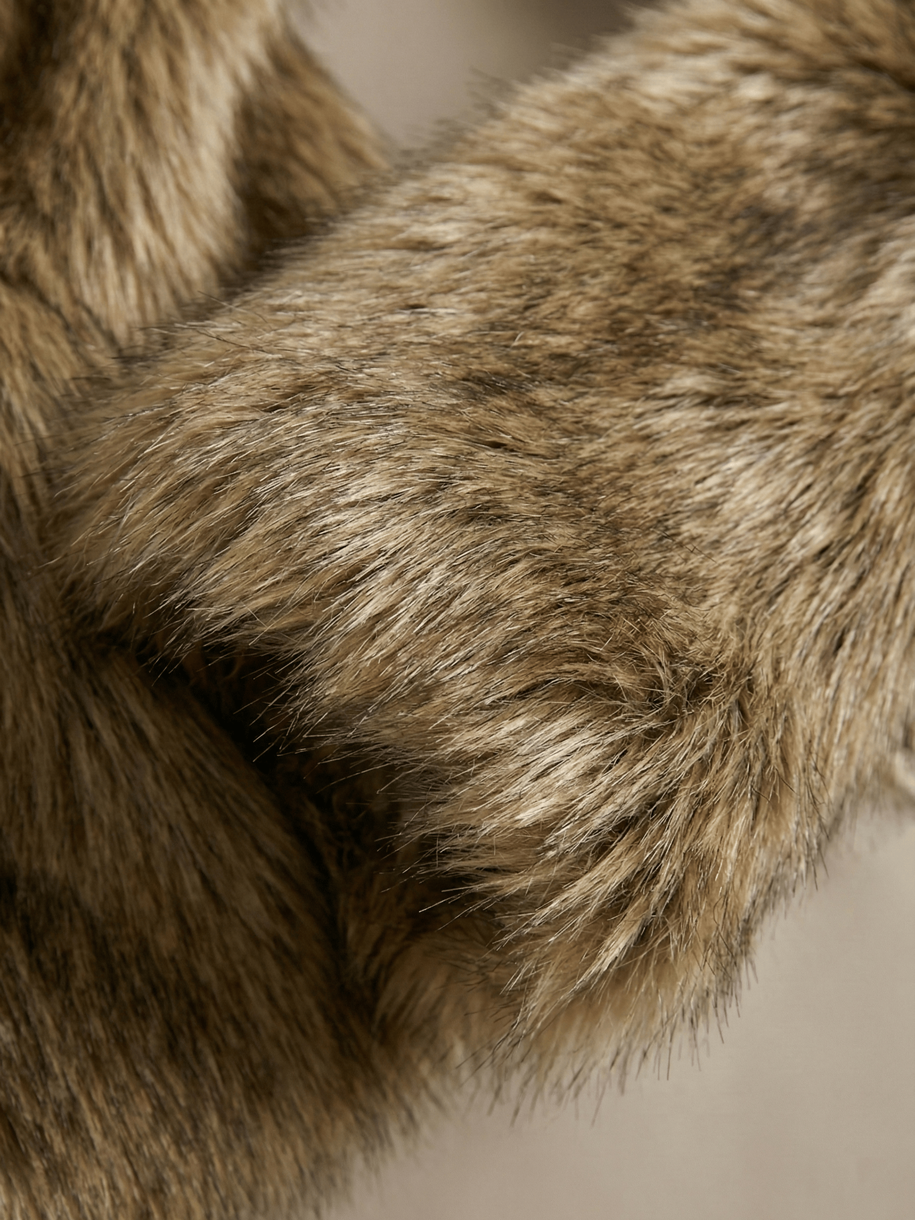 Velira Emily | Faux Fur Cropped Winter Jacket Emily | Dirbtinio kailio trumpa žiemos striukė