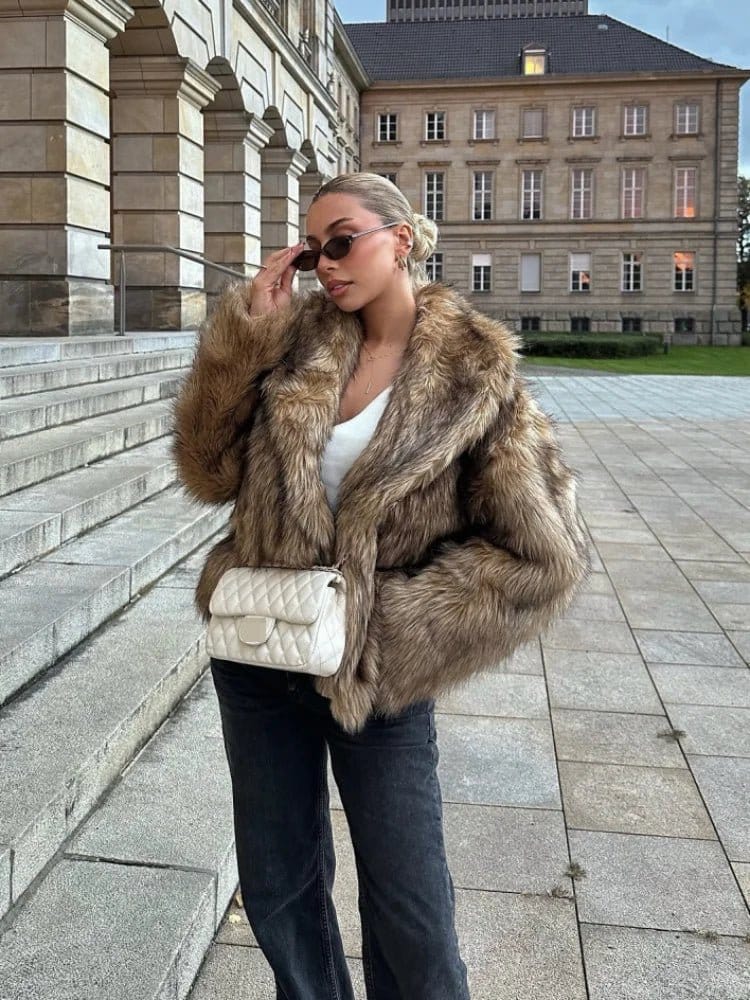 Velira Emily | Faux Fur Cropped Winter Jacket Emily | Dirbtinio kailio trumpa žiemos striukė