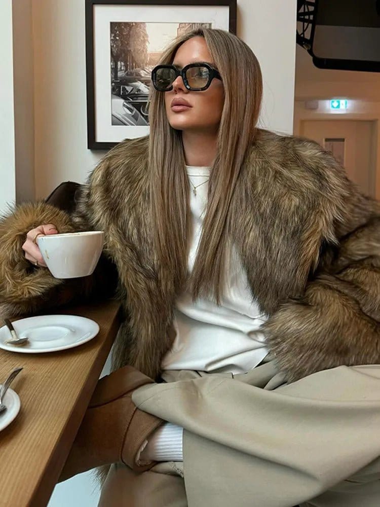 Velira Emily | Faux Fur Cropped Winter Jacket Emily | Dirbtinio kailio trumpa žiemos striukė