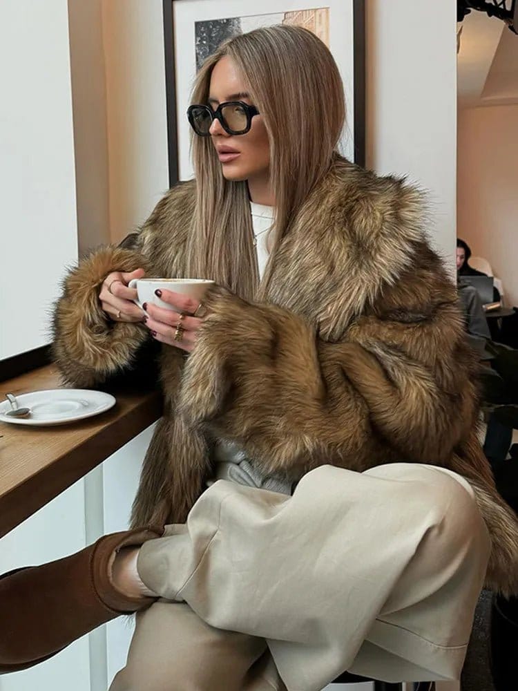 Velira Emily | Faux Fur Cropped Winter Jacket Emily | Dirbtinio kailio trumpa žiemos striukė