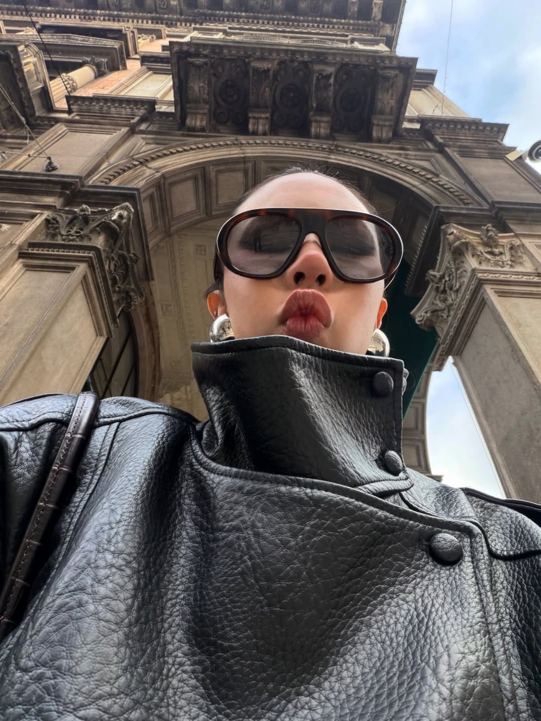 Velira Felicia | Oversized High-Neck Faux Leather Jacket Felicia | Per didelis aukštas kaklas dirbtinės odos švarkas