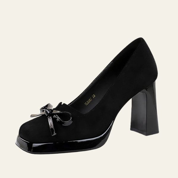 Velira Footwear Women Juoda / 5.0 Veronos bateliai su bloko kulnu ir kaspinu