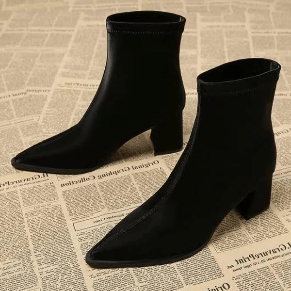 Velira Footwear Women Noelle Sleek Stretch Aulinukai