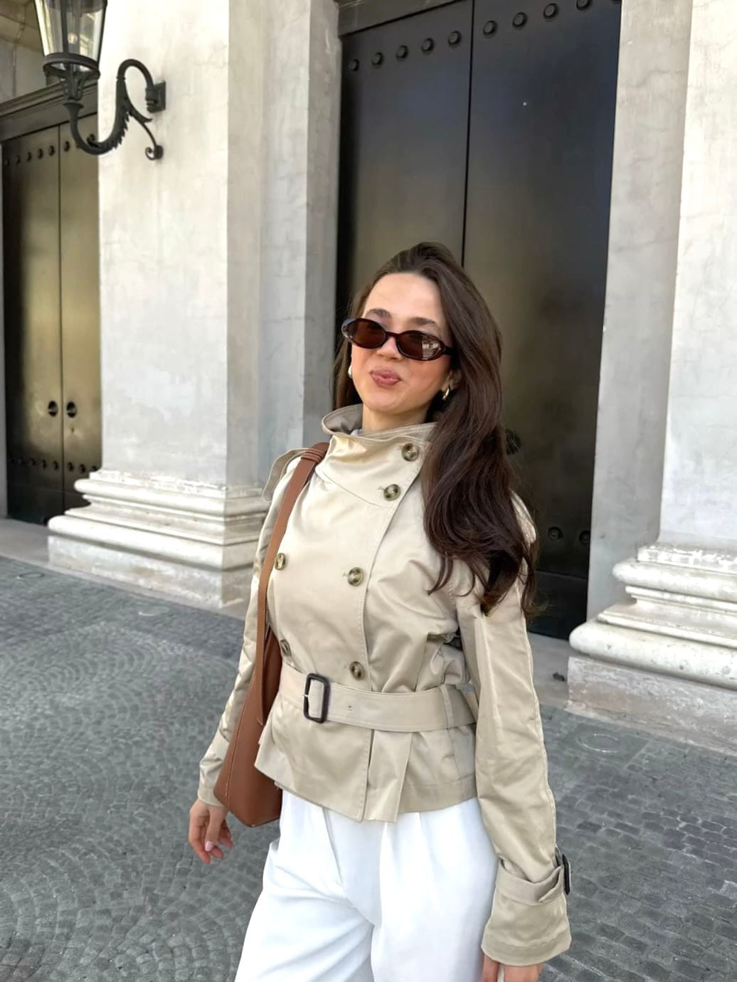 Velira High-Neck Belted Trench Coat | Isabelle Aukštos Kaklo Diržinis Paltas | Izabelė