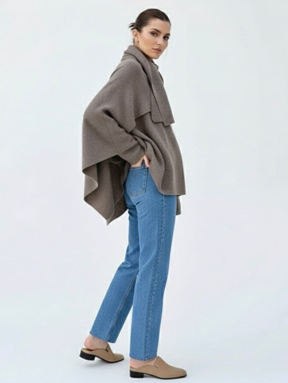 Velira Iris | Cowl Neck Cape Coat for Women Iris | Moteriškas Cape Paltas su Kaklo Apykakle