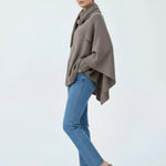 Velira Iris | Cowl Neck Cape Coat for Women Iris | Moteriškas Cape Paltas su Kaklo Apykakle