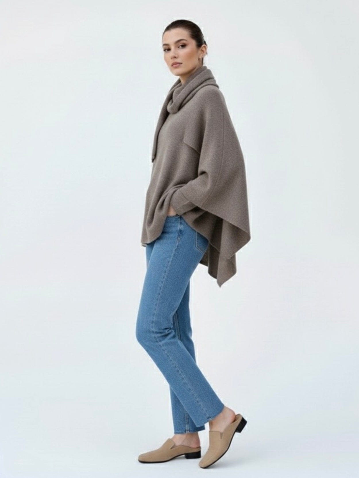 Velira Iris | Cowl Neck Cape Coat for Women Iris | Moteriškas Cape Paltas su Kaklo Apykakle