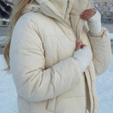 Velira Joane | Hooded Short Puffer Jacket with Plush Lining Joane | Trumpa pūkinė striukė su gobtuvu ir pūkine pamušalu