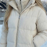Velira Joane | Hooded Short Puffer Jacket with Plush Lining Joane | Trumpa pūkinė striukė su gobtuvu ir pūkine pamušalu