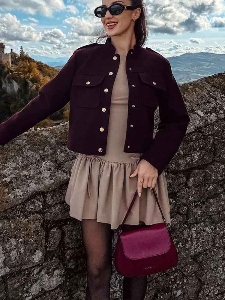 Velira Lilly | Burgundy Cropped Jacket with Gold Buttons Lilly | Bordo trumpa striukė su auksiniais mygtukais