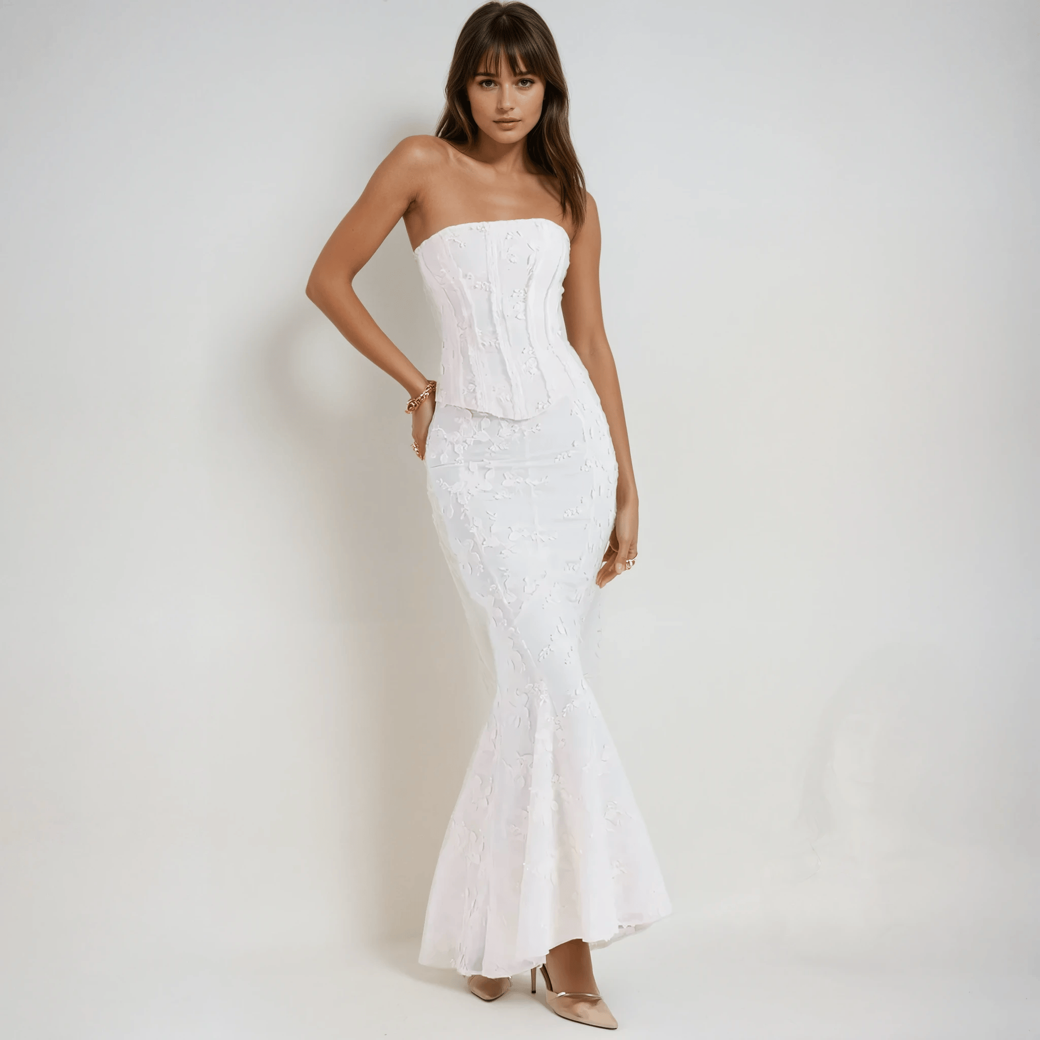 Velira Maxi Dress Balta / XS Be petnešų siuvinėta maksi suknelė