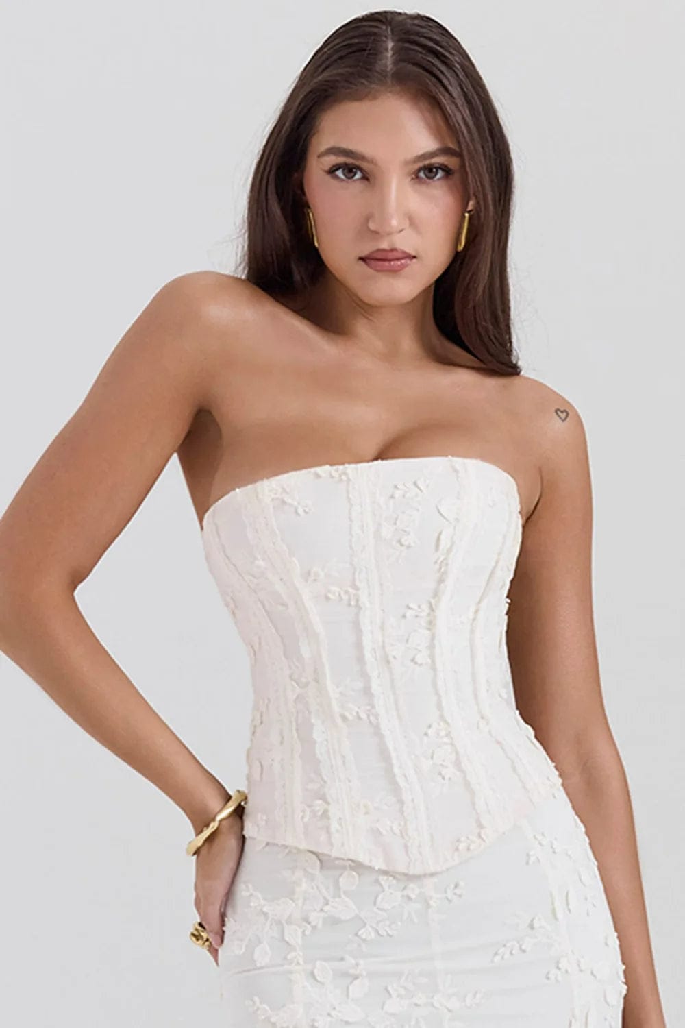 Velira Maxi Dress Be petnešų siuvinėta maksi suknelė