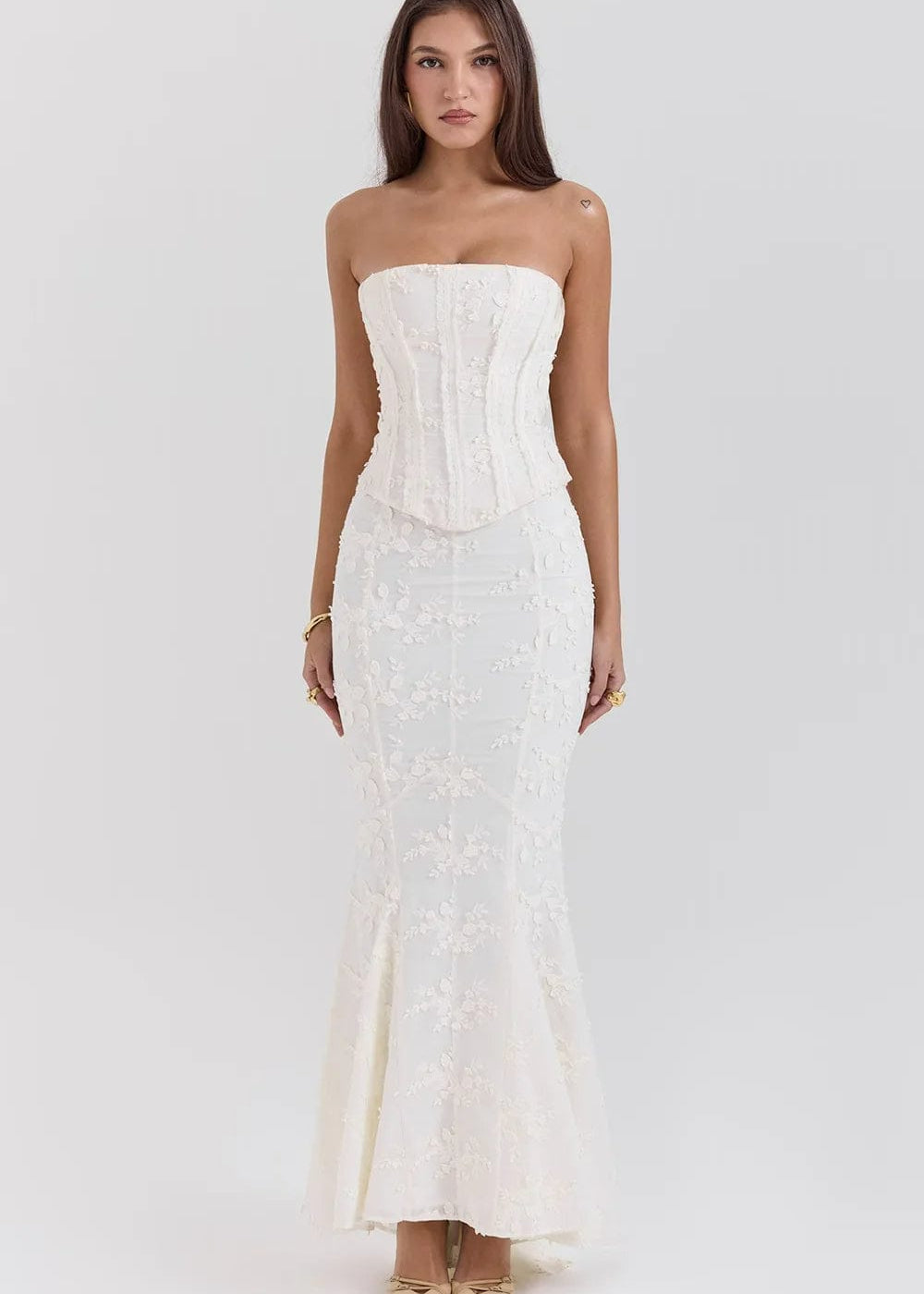 Velira Maxi Dress Be petnešų siuvinėta maksi suknelė