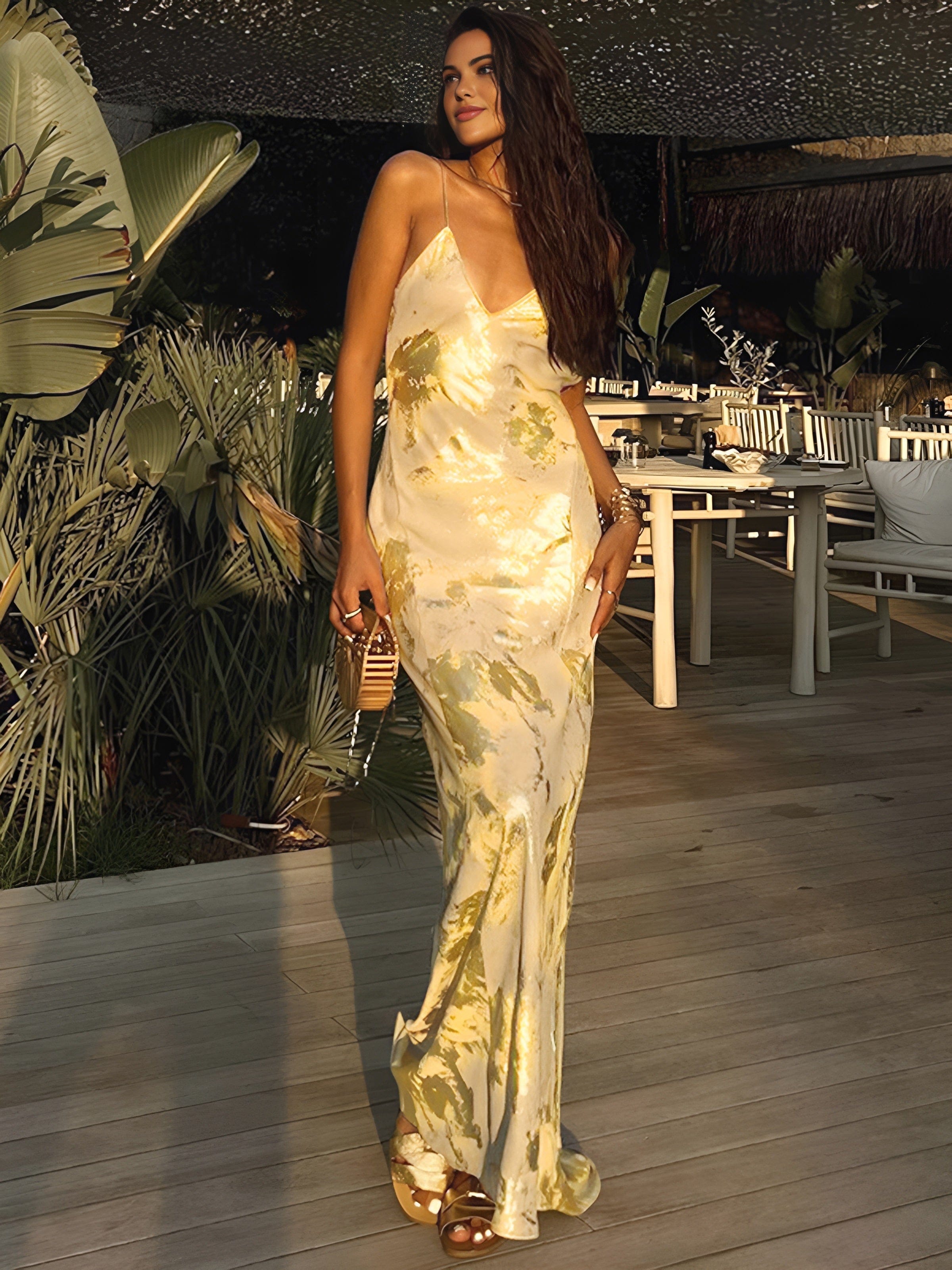 Velira Maxi Dress Geltona ir Aukso Maxi Suknelė