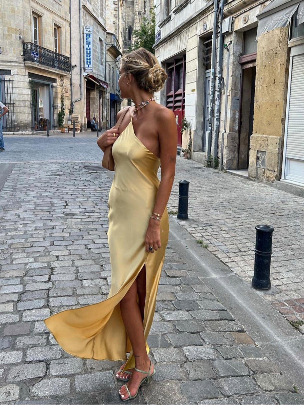 Velira Maxi Dress Geltona / XS Atvira Nugaros Satino Maxi Suknelė