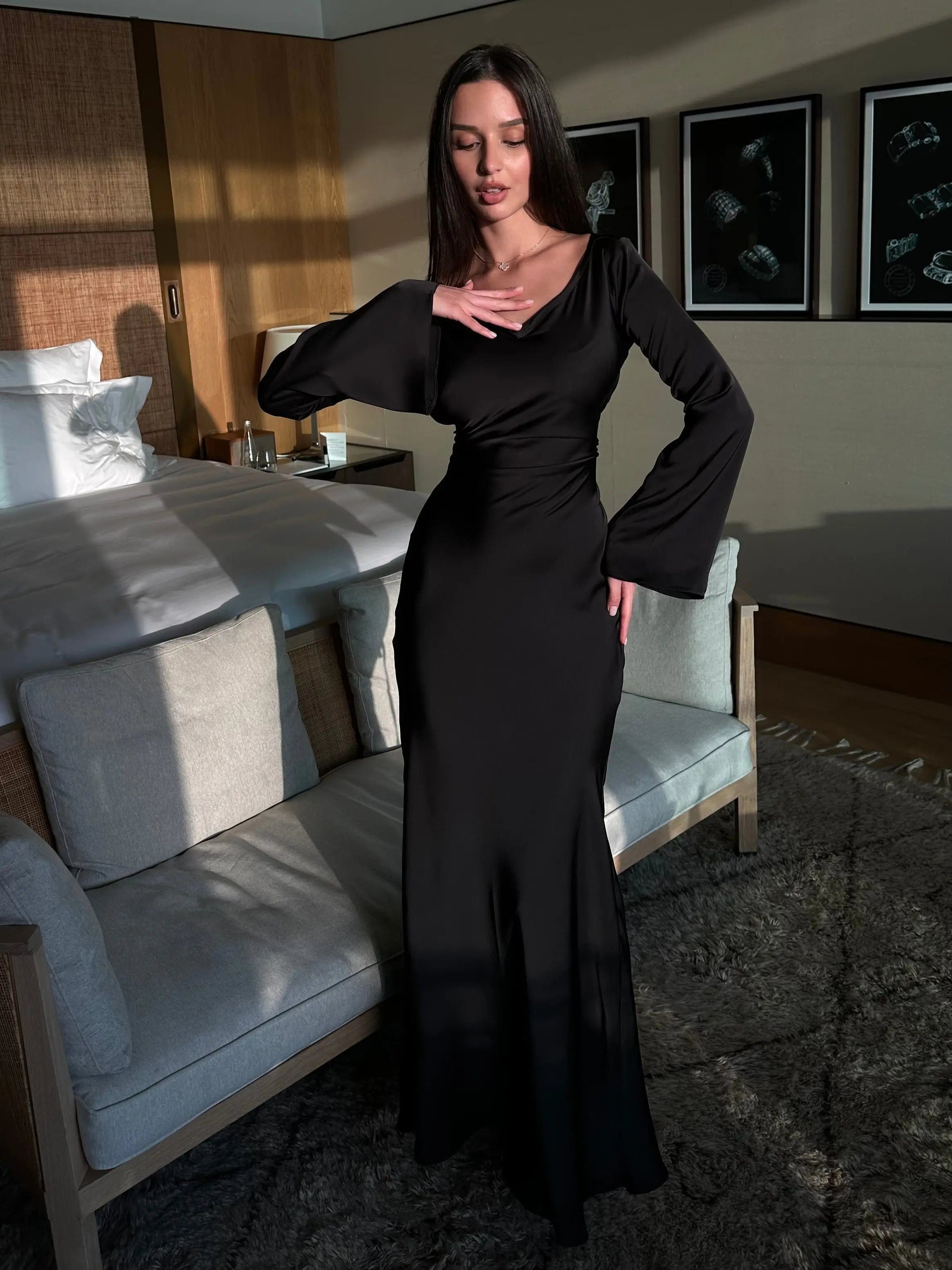 Velira Maxi Dress Ilgomis rankovėmis maksi suknelė