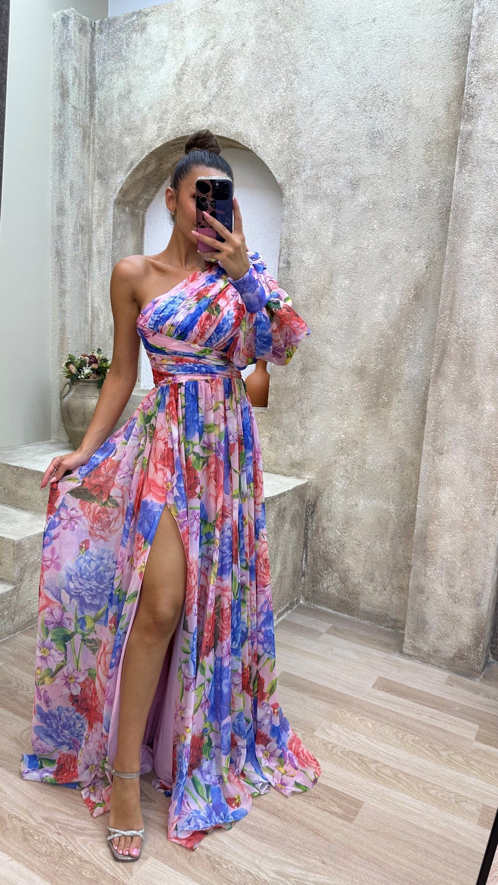 Velira Maxi Dress , laisvai krentanti suknelė petnešėlėmis vasaros renginiams