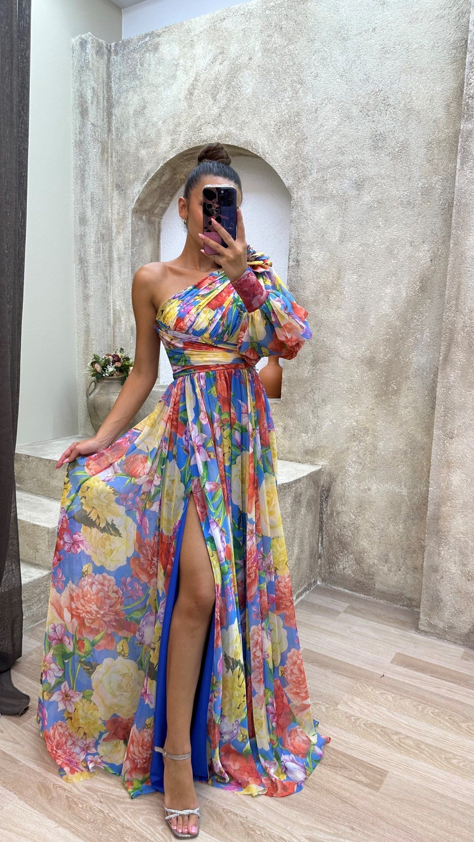 Velira Maxi Dress , laisvai krentanti suknelė petnešėlėmis vasaros renginiams