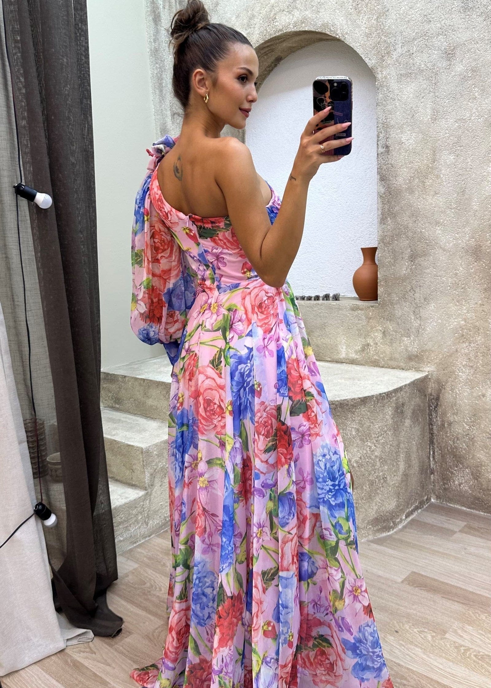 Velira Maxi Dress , laisvai krentanti suknelė petnešėlėmis vasaros renginiams